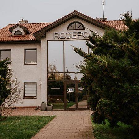 Hotel Garden Oleśnica Exteriér fotografie
