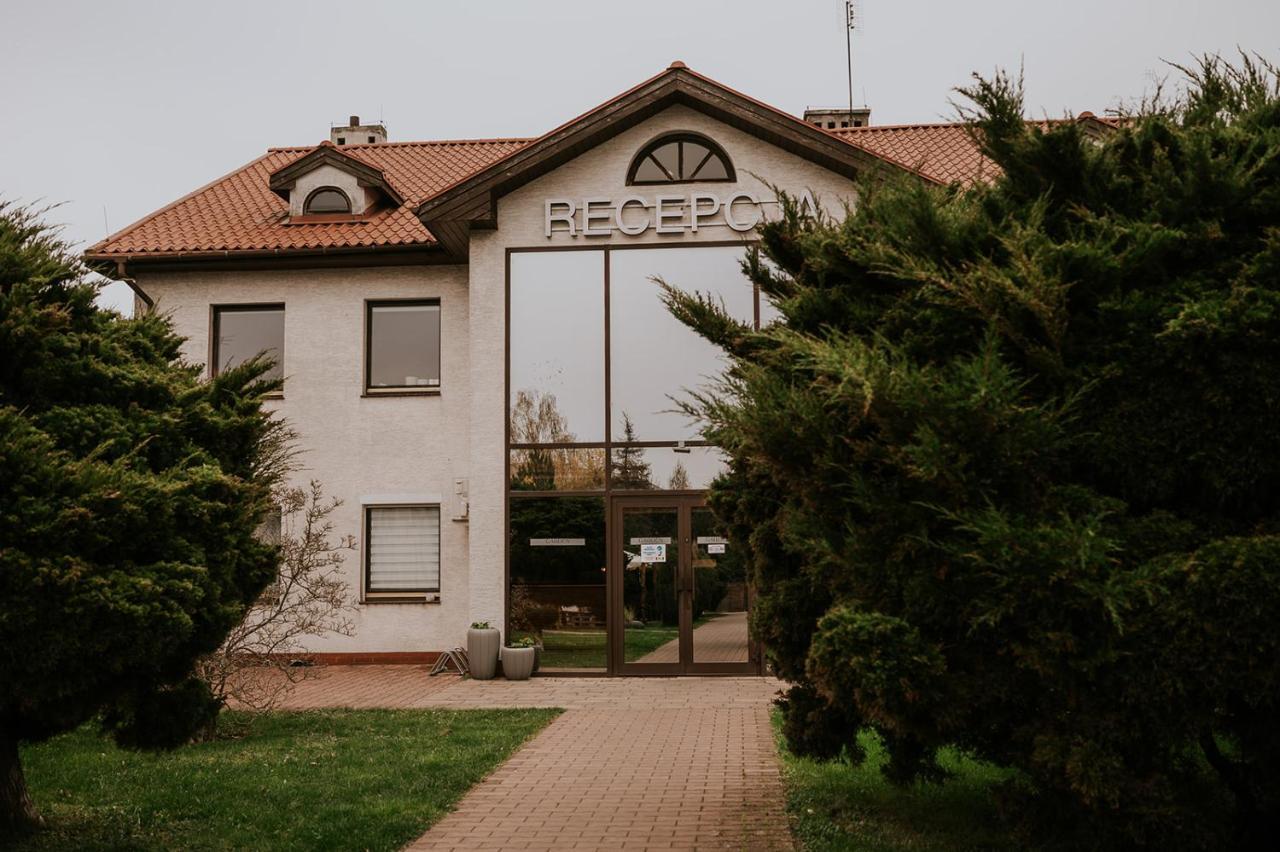 Hotel Garden Oleśnica Exteriér fotografie