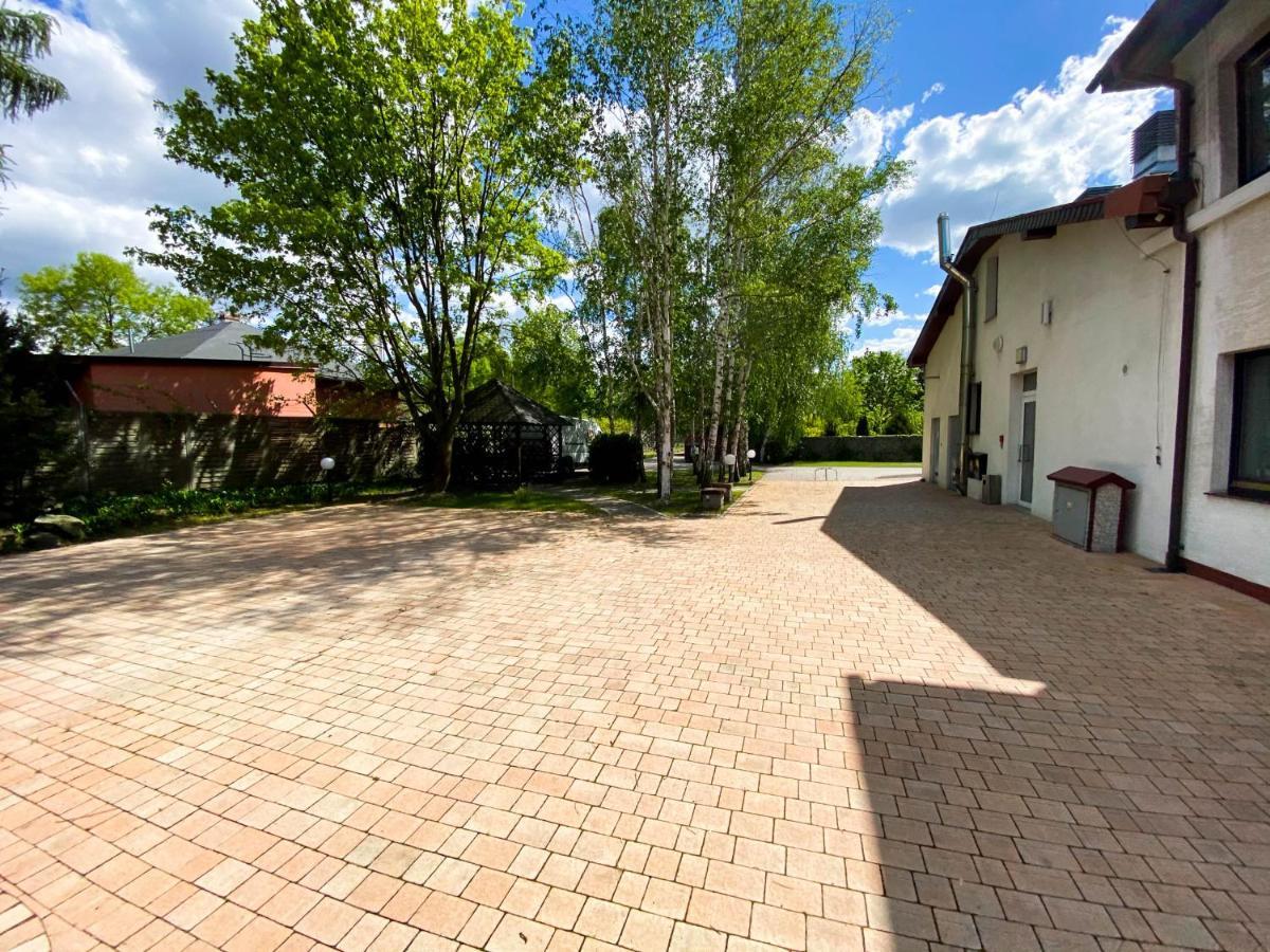 Hotel Garden Oleśnica Exteriér fotografie