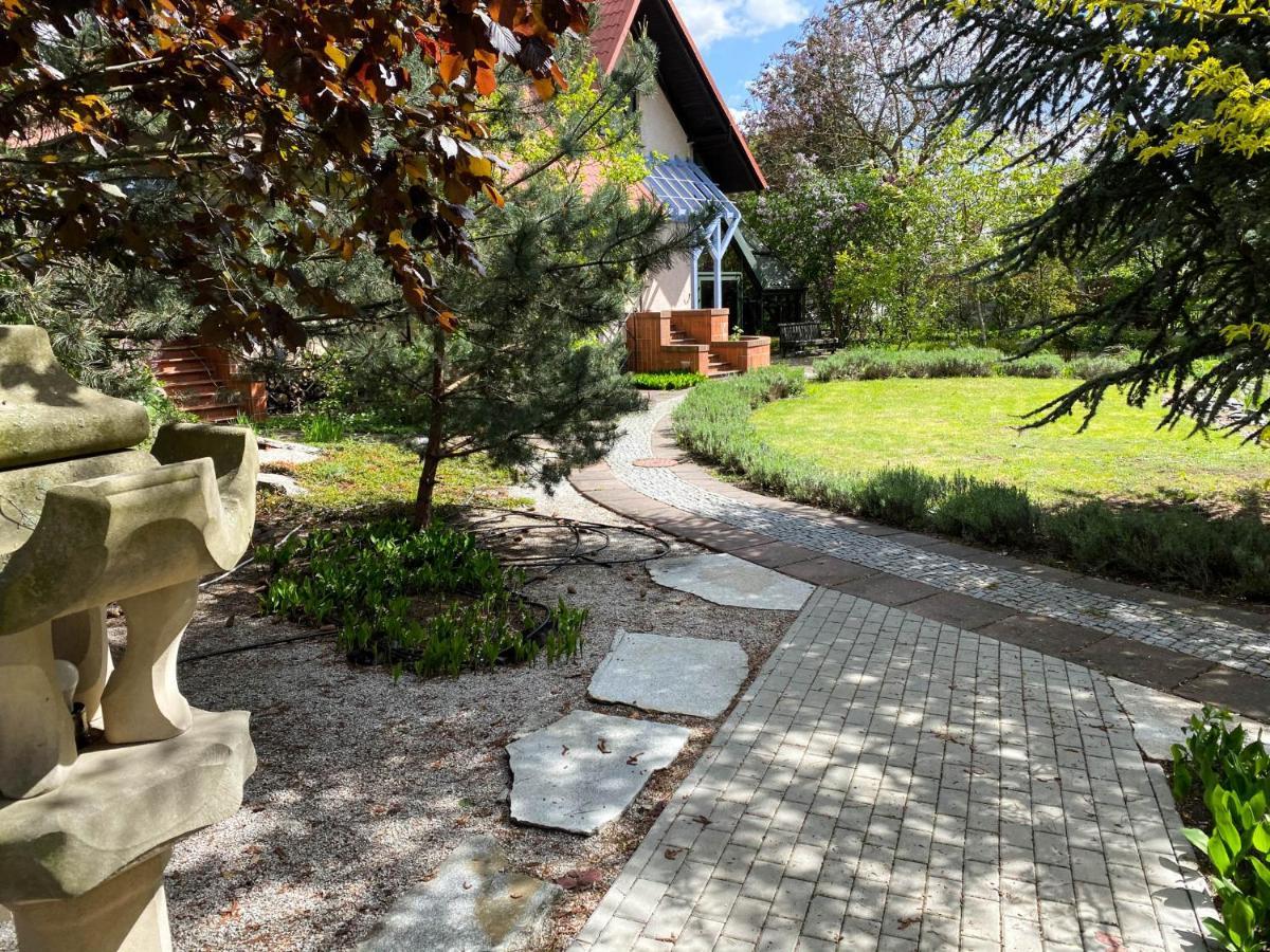 Hotel Garden Oleśnica Exteriér fotografie